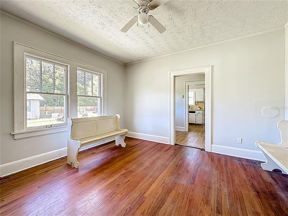 For Sale: $234,900 (3 beds, 1 baths, 1323 Square Feet)