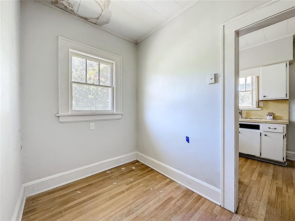 For Sale: $234,900 (3 beds, 1 baths, 1323 Square Feet)