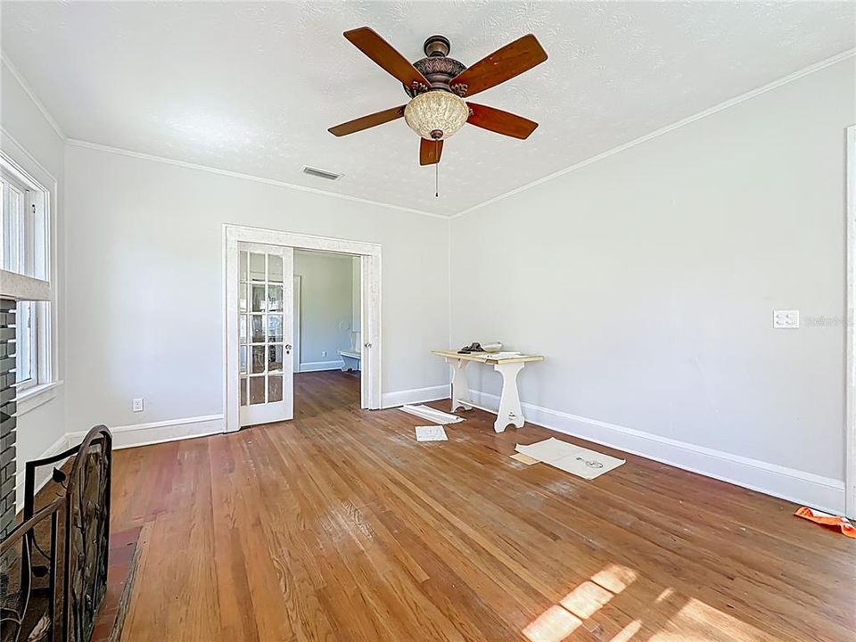 For Sale: $234,900 (3 beds, 1 baths, 1323 Square Feet)