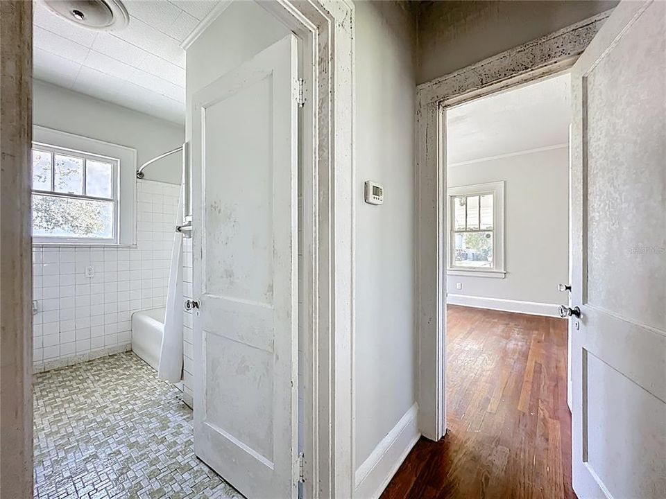 For Sale: $234,900 (3 beds, 1 baths, 1323 Square Feet)