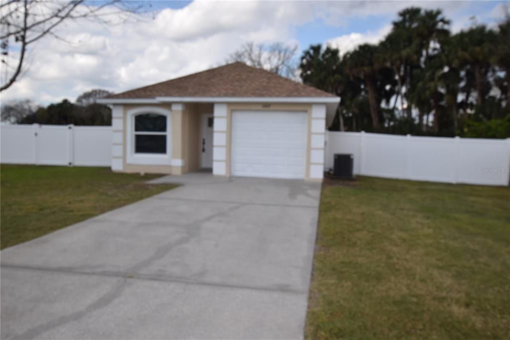 For Rent: $2,095 (3 beds, 2 baths, 1097 Square Feet)