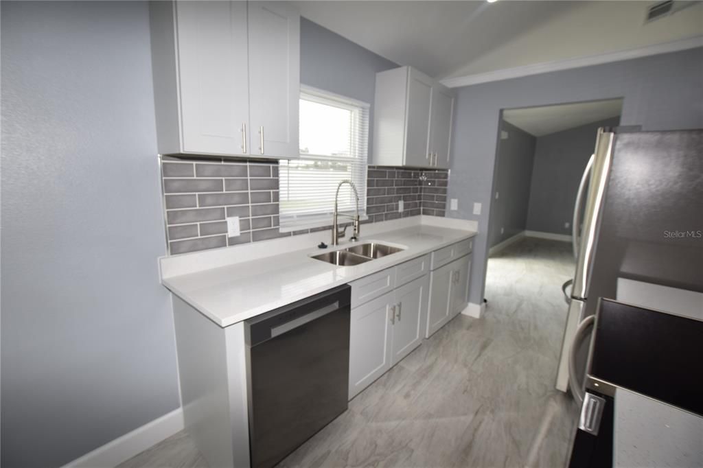 For Rent: $2,095 (3 beds, 2 baths, 1097 Square Feet)