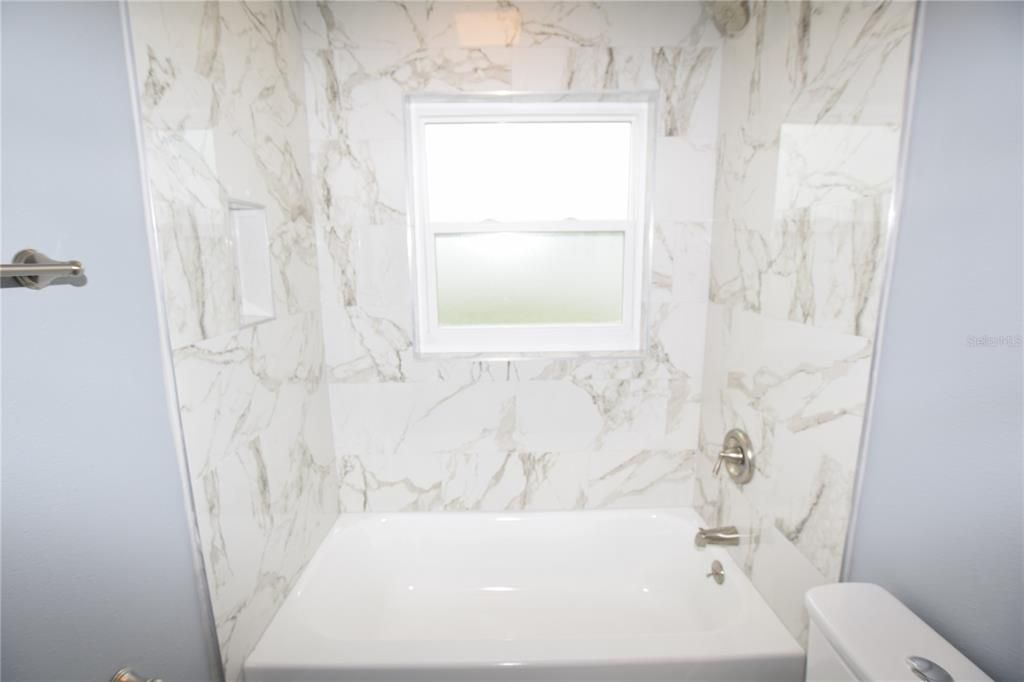 For Rent: $2,095 (3 beds, 2 baths, 1097 Square Feet)