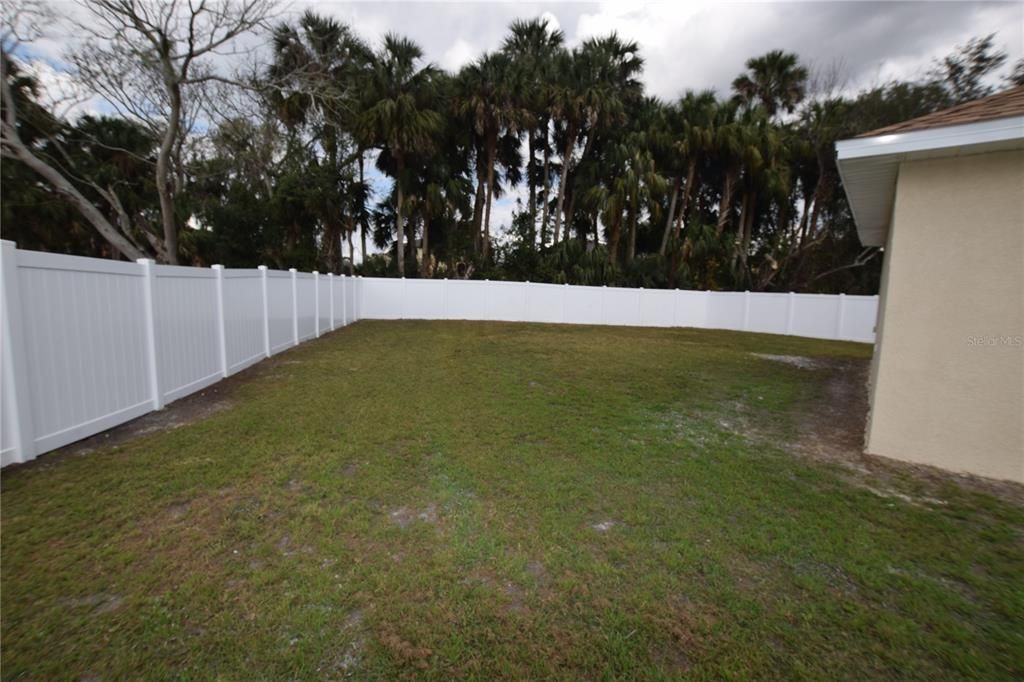 For Rent: $2,095 (3 beds, 2 baths, 1097 Square Feet)