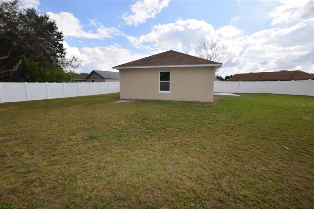 For Rent: $2,095 (3 beds, 2 baths, 1097 Square Feet)