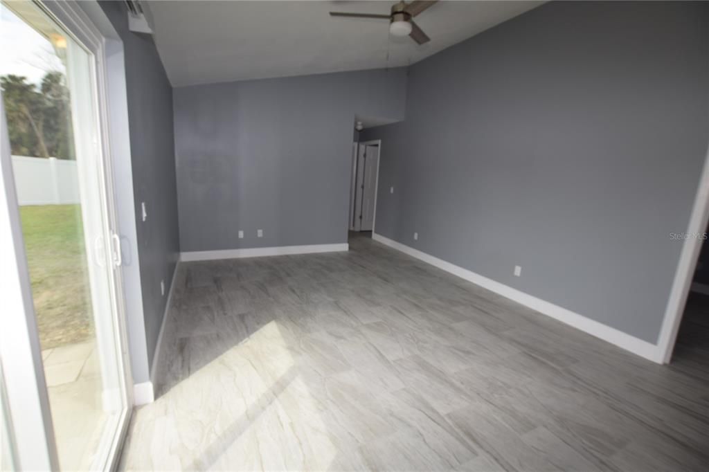 For Rent: $2,095 (3 beds, 2 baths, 1097 Square Feet)