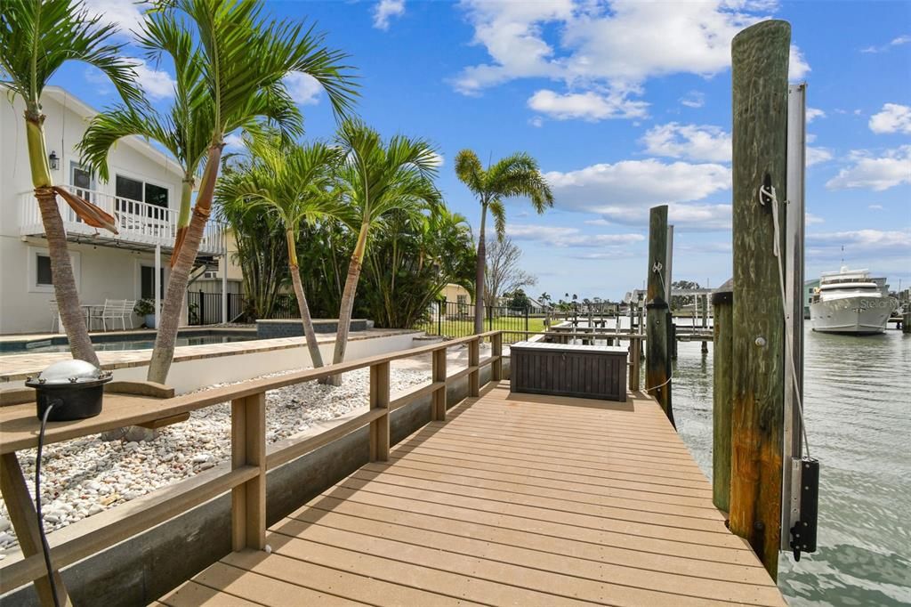 For Sale: $899,000 (4 beds, 2 baths, 1760 Square Feet)