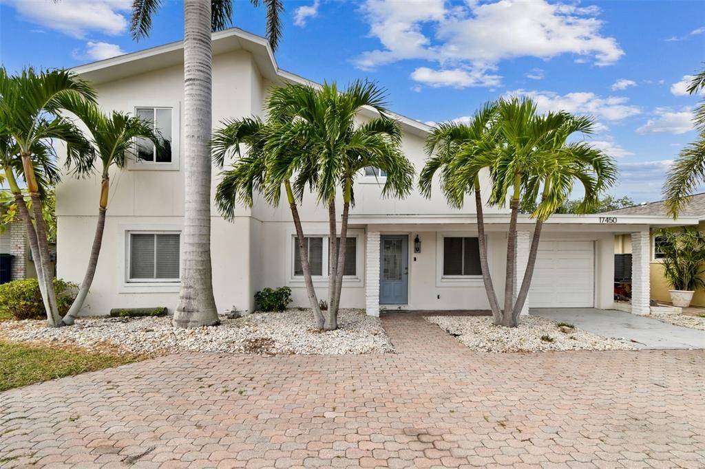 For Sale: $899,000 (4 beds, 2 baths, 1760 Square Feet)