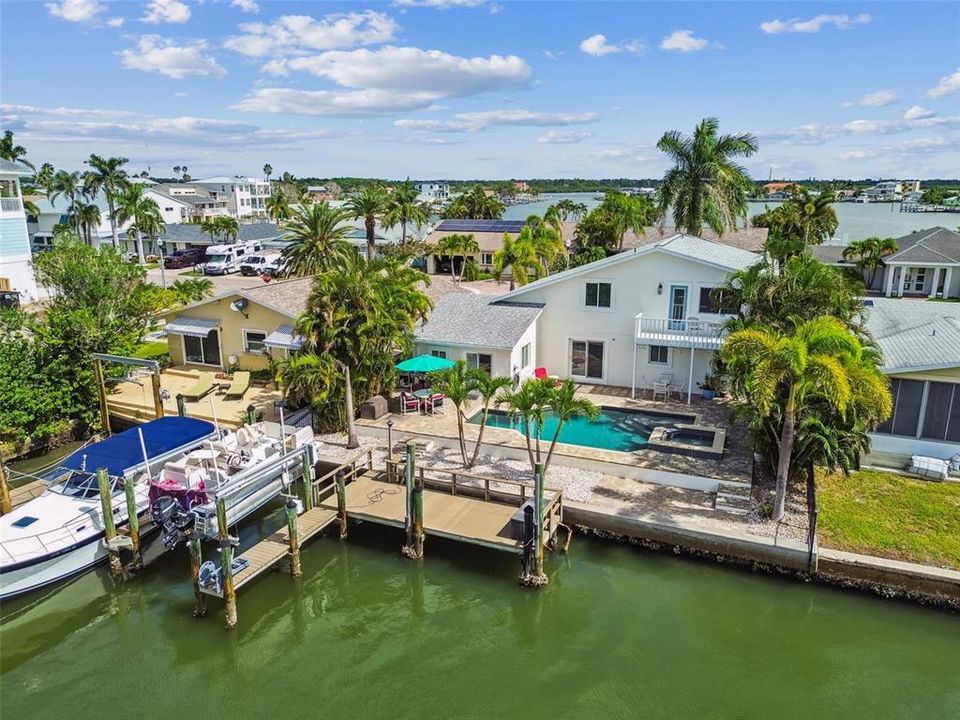 For Sale: $899,000 (4 beds, 2 baths, 1760 Square Feet)