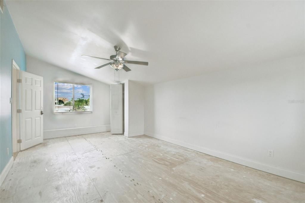 For Sale: $899,000 (4 beds, 2 baths, 1760 Square Feet)