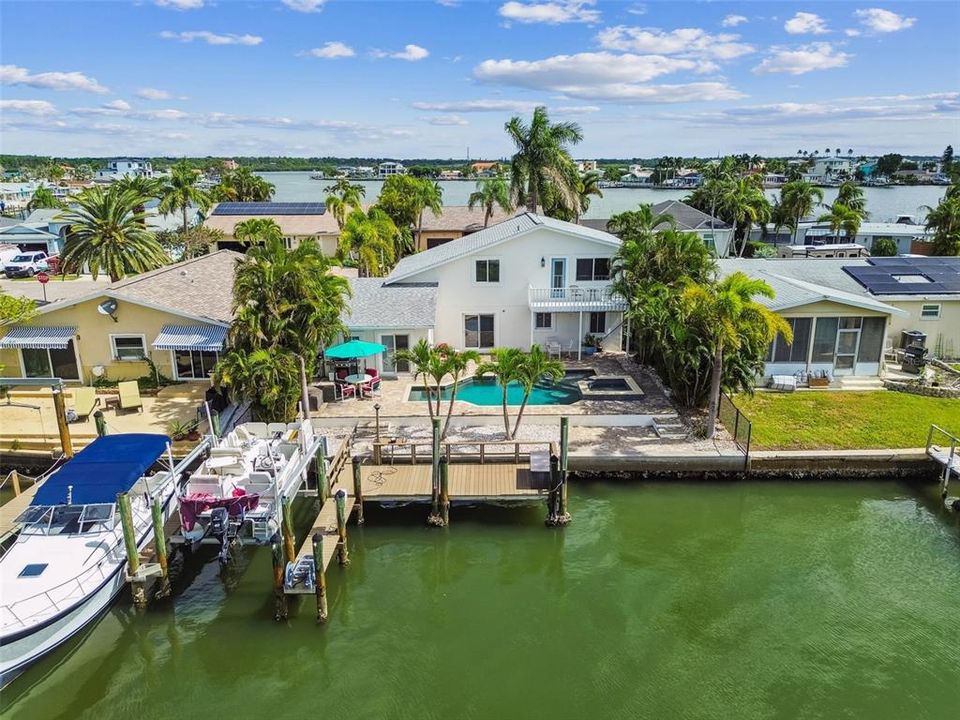 For Sale: $899,000 (4 beds, 2 baths, 1760 Square Feet)