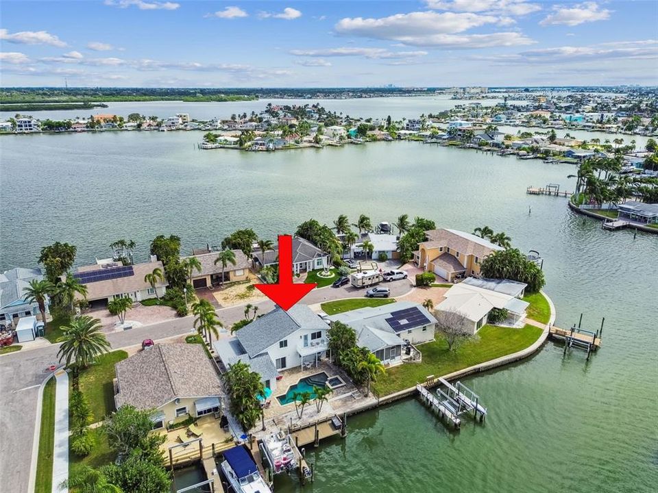 For Sale: $899,000 (4 beds, 2 baths, 1760 Square Feet)