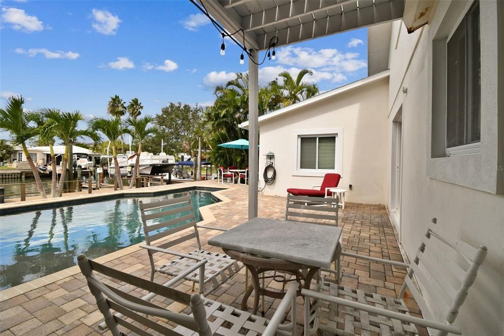 For Sale: $899,000 (4 beds, 2 baths, 1760 Square Feet)