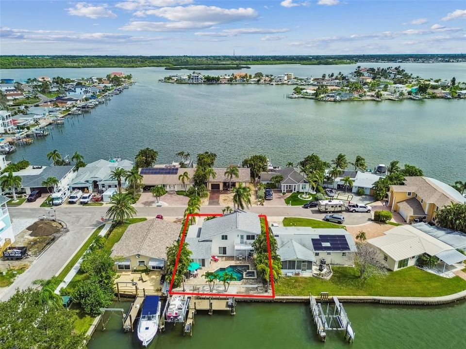 For Sale: $899,000 (4 beds, 2 baths, 1760 Square Feet)