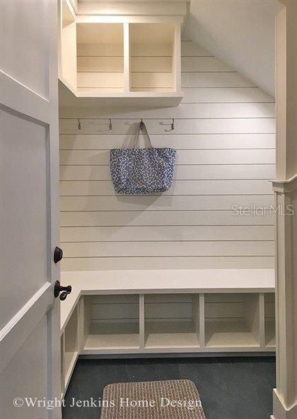 出租: $36,000 (4 贝兹, 4 浴室, 3087 平方英尺)