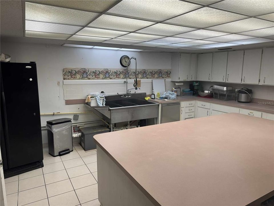 For Sale: $329,000 (2 beds, 1 baths, 1148 Square Feet)