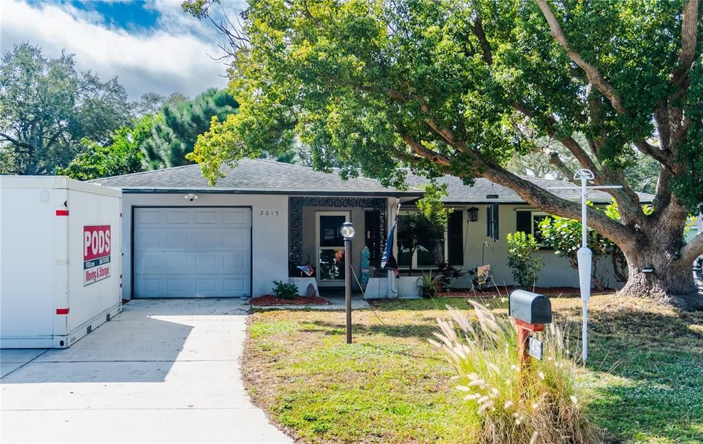 For Sale: $329,000 (2 beds, 1 baths, 1148 Square Feet)