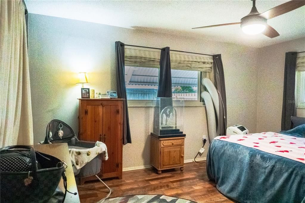 For Sale: $329,000 (2 beds, 1 baths, 1148 Square Feet)