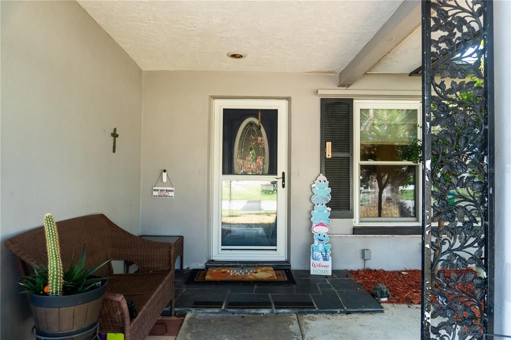 For Sale: $329,000 (2 beds, 1 baths, 1148 Square Feet)