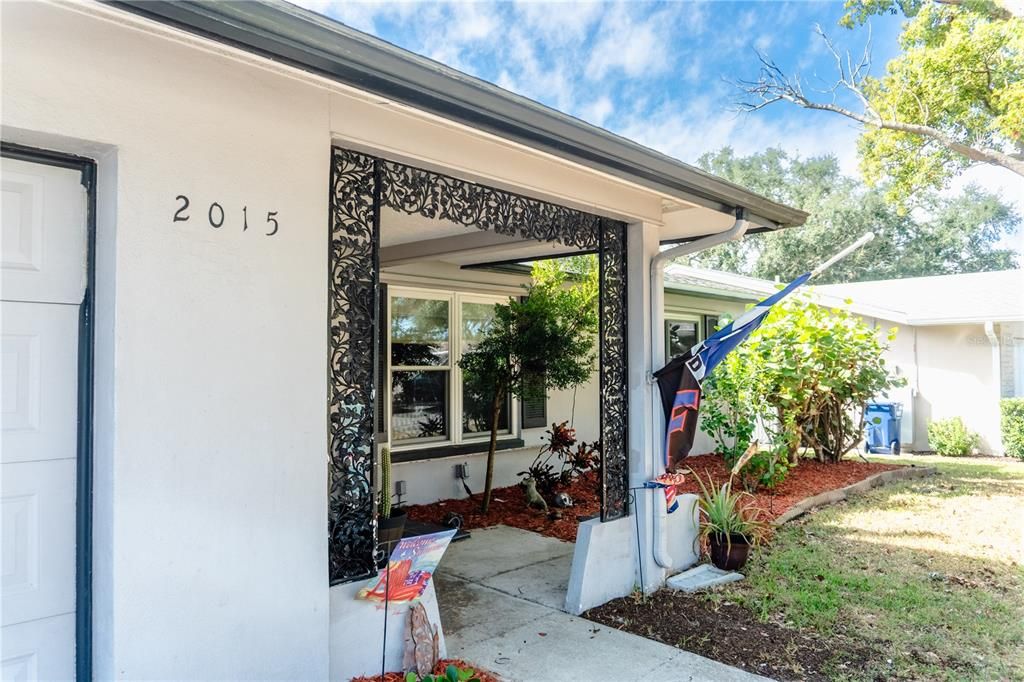 For Sale: $329,000 (2 beds, 1 baths, 1148 Square Feet)