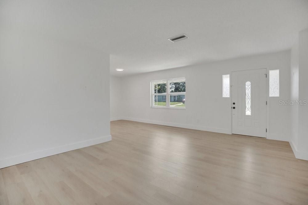 待售: $265,000 (2 贝兹, 2 浴室, 1030 平方英尺)