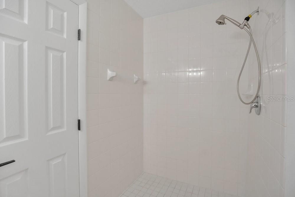 待售: $265,000 (2 贝兹, 2 浴室, 1030 平方英尺)