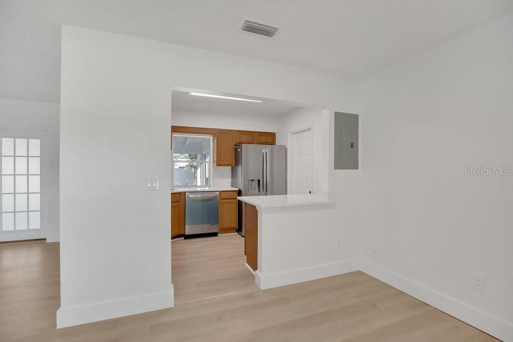 待售: $265,000 (2 贝兹, 2 浴室, 1030 平方英尺)