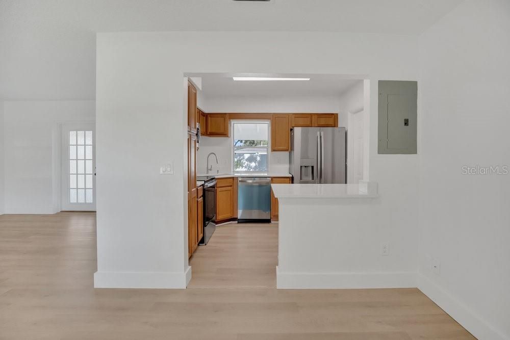 待售: $265,000 (2 贝兹, 2 浴室, 1030 平方英尺)