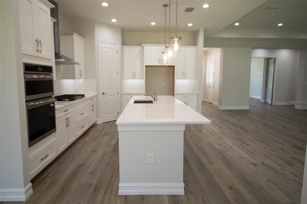 For Sale: $715,000 (3 beds, 3 baths, 2667 Square Feet)