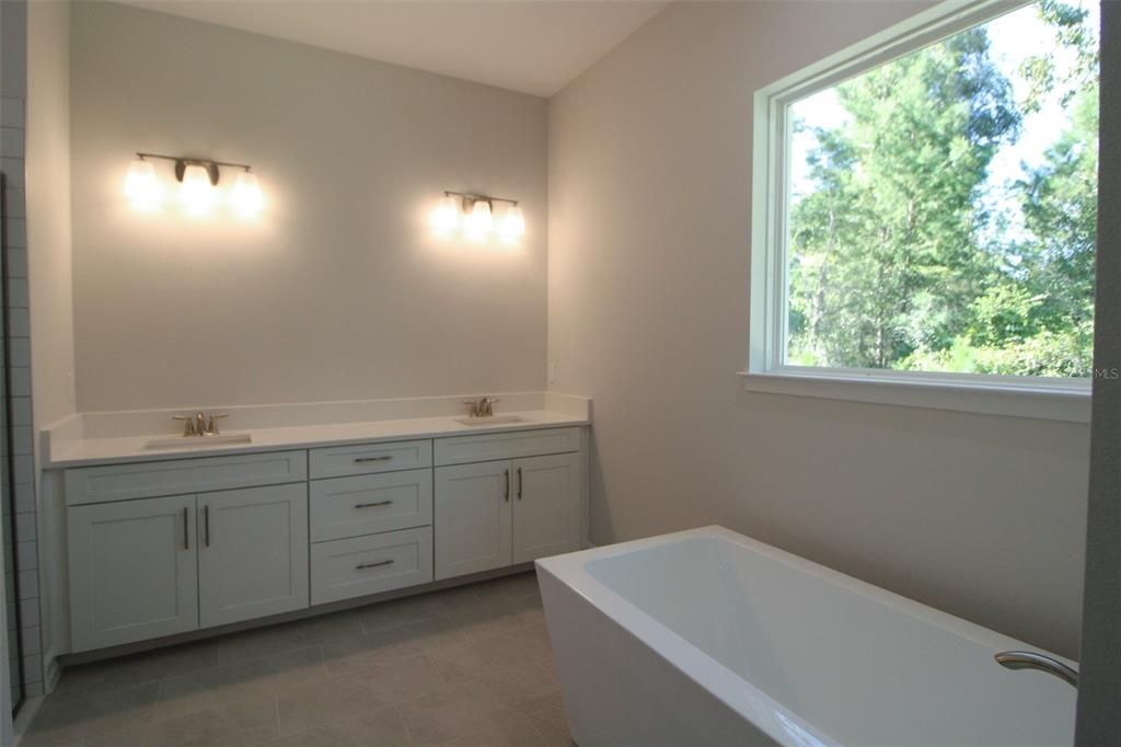 For Sale: $715,000 (3 beds, 3 baths, 2667 Square Feet)