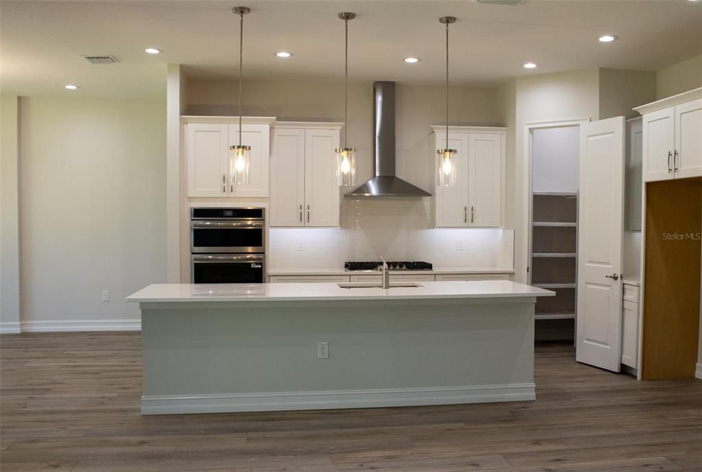 For Sale: $715,000 (3 beds, 3 baths, 2667 Square Feet)