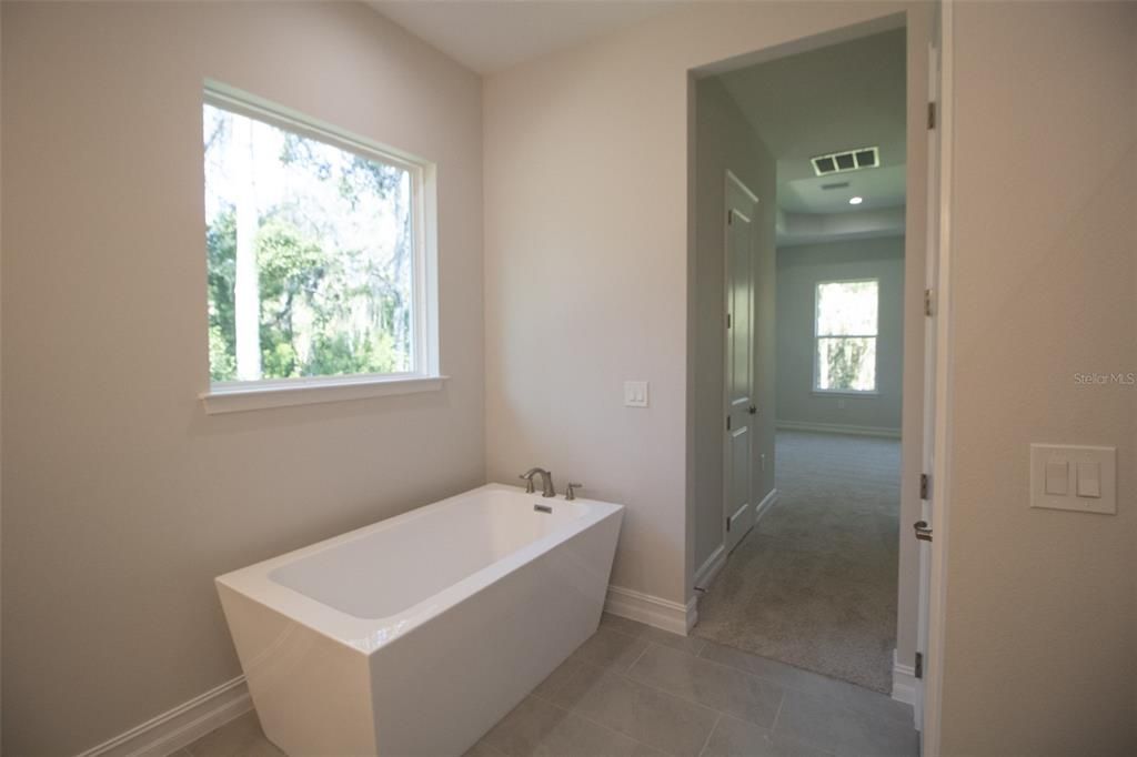 For Sale: $715,000 (3 beds, 3 baths, 2667 Square Feet)