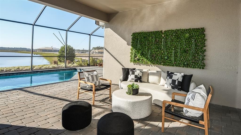 Activo con contrato: $950,000 (3 camas, 3 baños, 3115 Pies cuadrados)