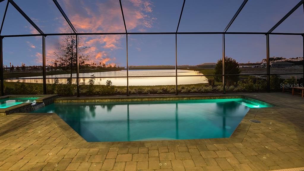 Activo con contrato: $950,000 (3 camas, 3 baños, 3115 Pies cuadrados)