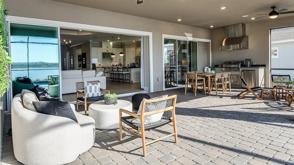 Activo con contrato: $950,000 (3 camas, 3 baños, 3115 Pies cuadrados)