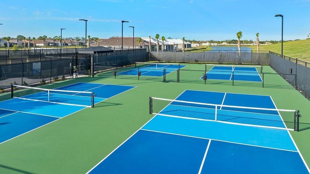 Activo con contrato: $950,000 (3 camas, 3 baños, 3115 Pies cuadrados)