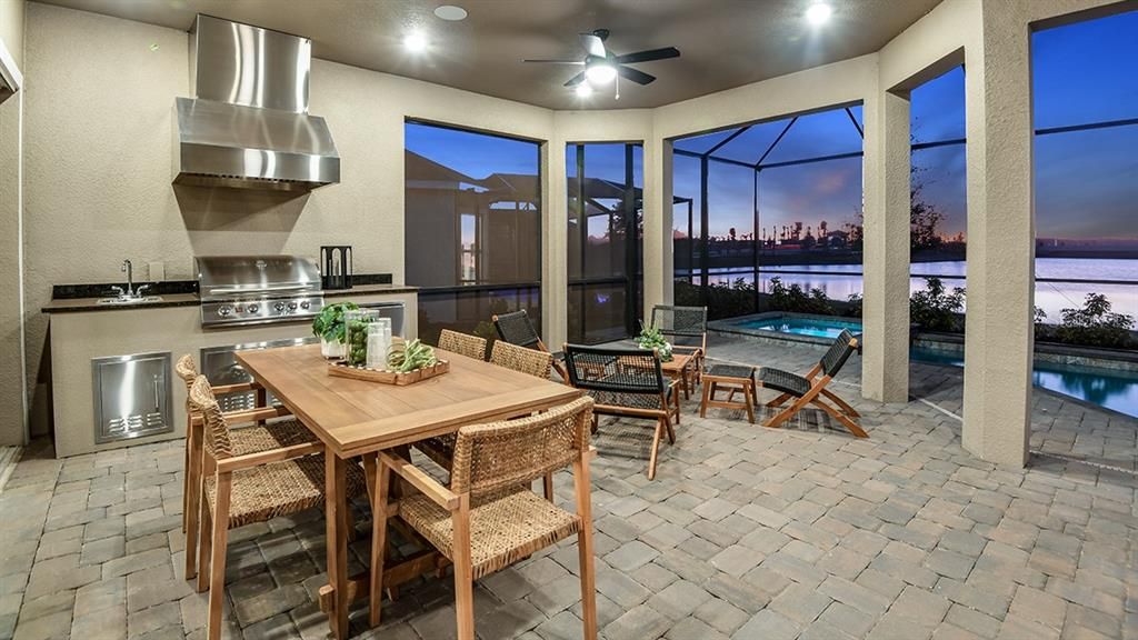 Activo con contrato: $950,000 (3 camas, 3 baños, 3115 Pies cuadrados)