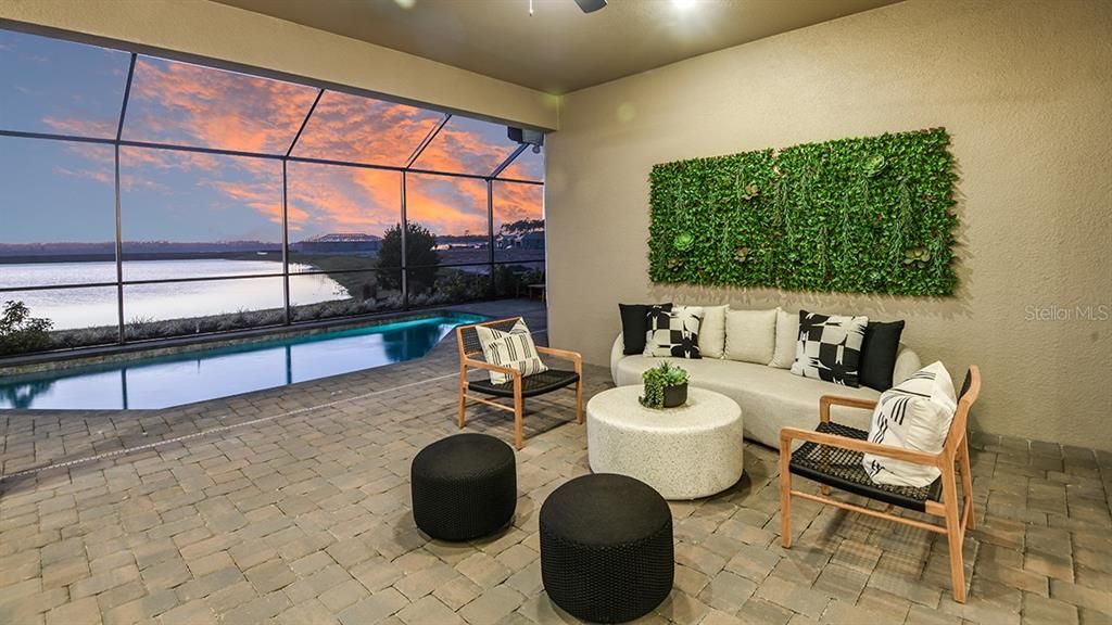 Activo con contrato: $950,000 (3 camas, 3 baños, 3115 Pies cuadrados)