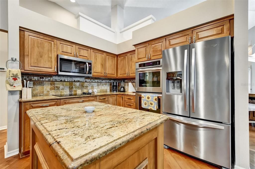 For Sale: $860,000 (3 beds, 2 baths, 2495 Square Feet)