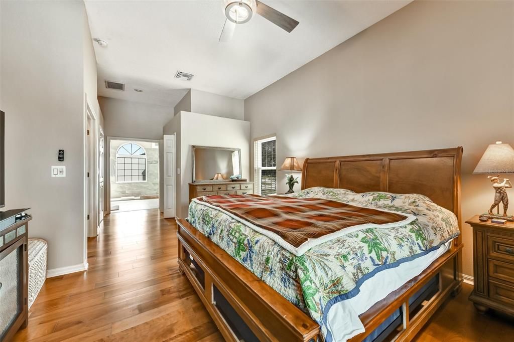 For Sale: $860,000 (3 beds, 2 baths, 2495 Square Feet)