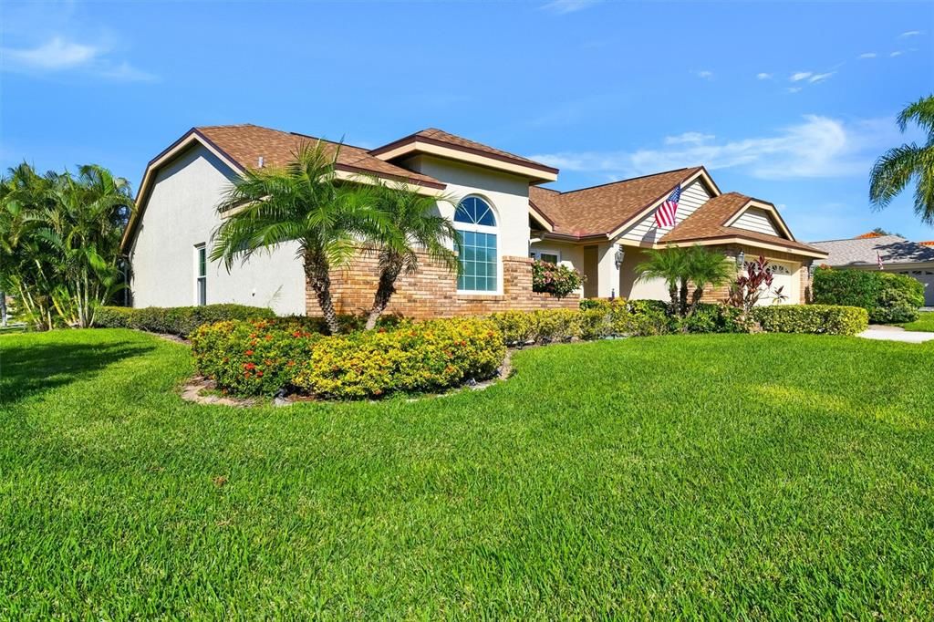 For Sale: $860,000 (3 beds, 2 baths, 2495 Square Feet)