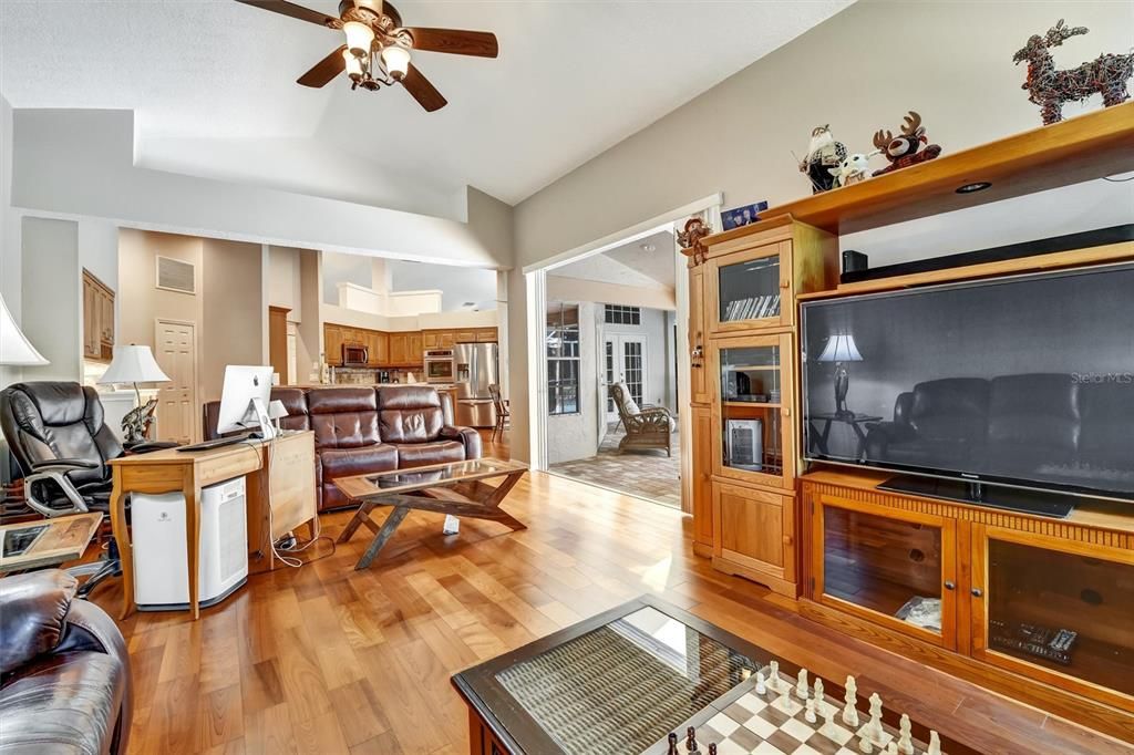 For Sale: $860,000 (3 beds, 2 baths, 2495 Square Feet)