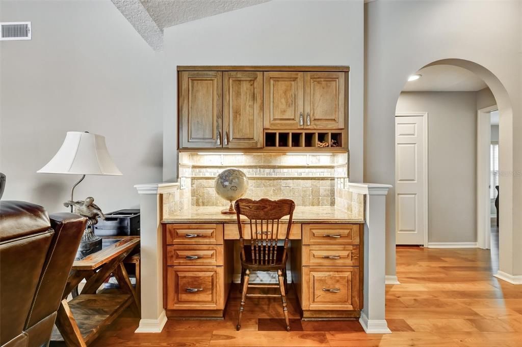 For Sale: $860,000 (3 beds, 2 baths, 2495 Square Feet)