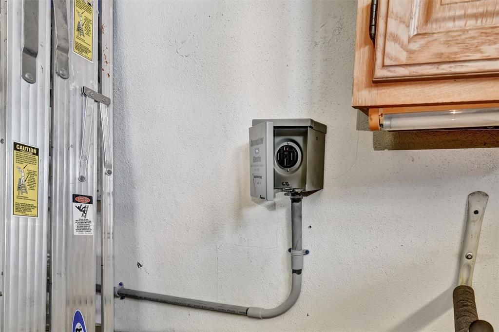 For Sale: $860,000 (3 beds, 2 baths, 2495 Square Feet)