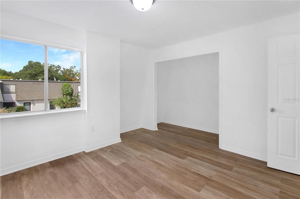 For Sale: $140,000 (2 beds, 1 baths, 1240 Square Feet)