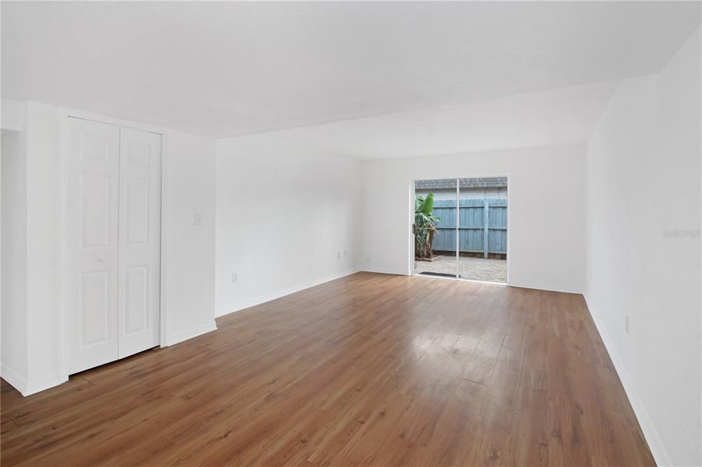 For Sale: $140,000 (2 beds, 1 baths, 1240 Square Feet)