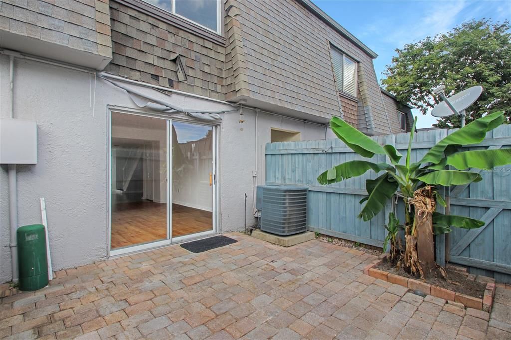 For Sale: $140,000 (2 beds, 1 baths, 1240 Square Feet)