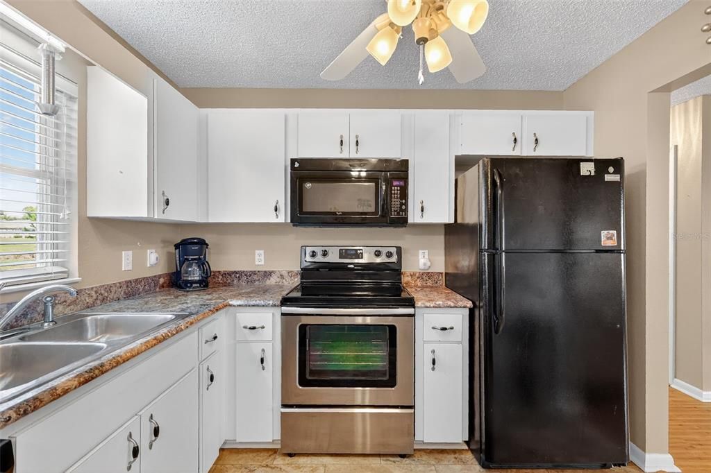 En Venta: $165,000 (2 camas, 2 baños, 1100 Pies cuadrados)