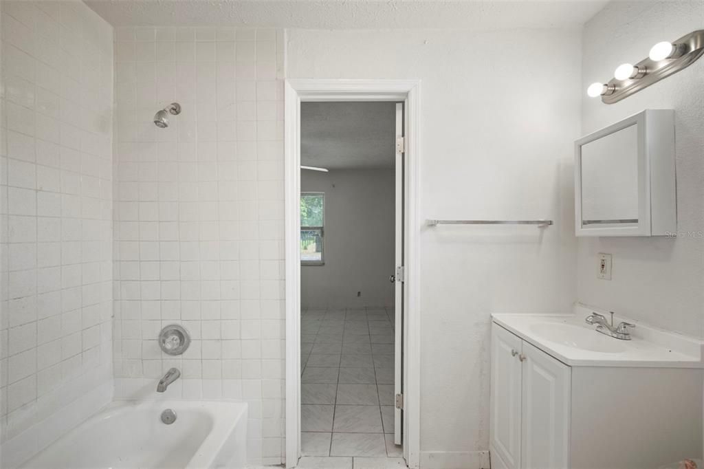 待售: $464,900 (6 贝兹, 0 浴室, 3149 平方英尺)