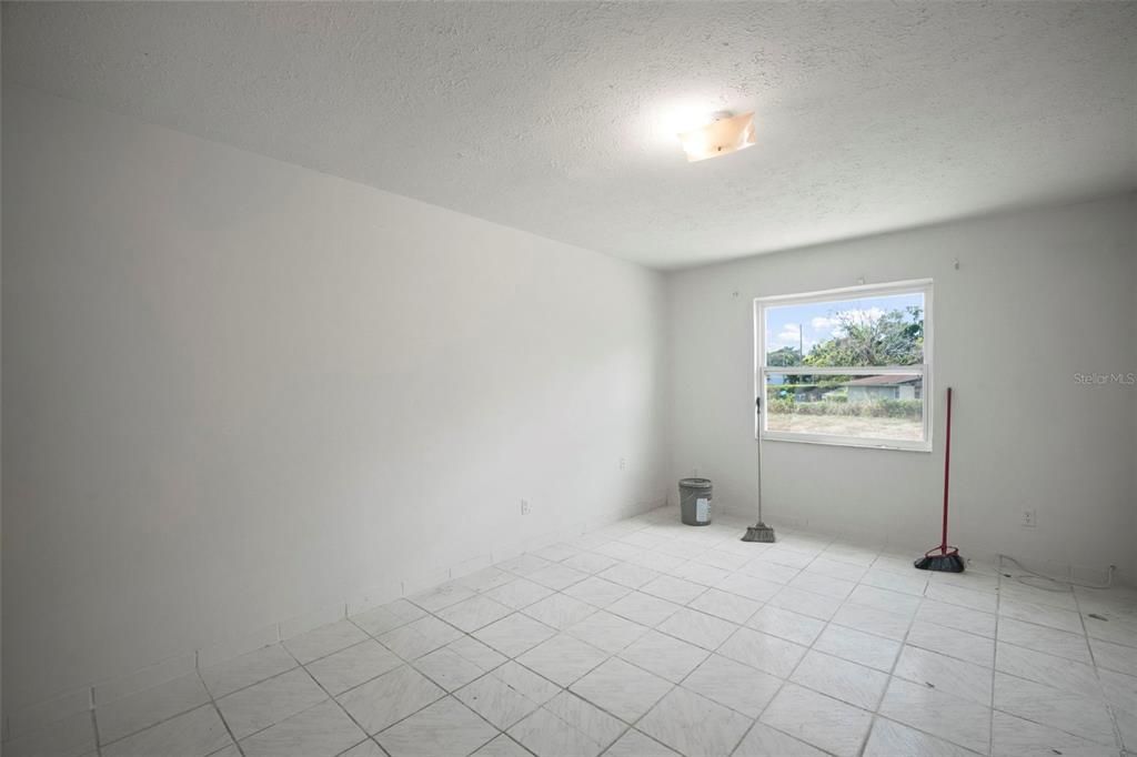 待售: $464,900 (6 贝兹, 0 浴室, 3149 平方英尺)